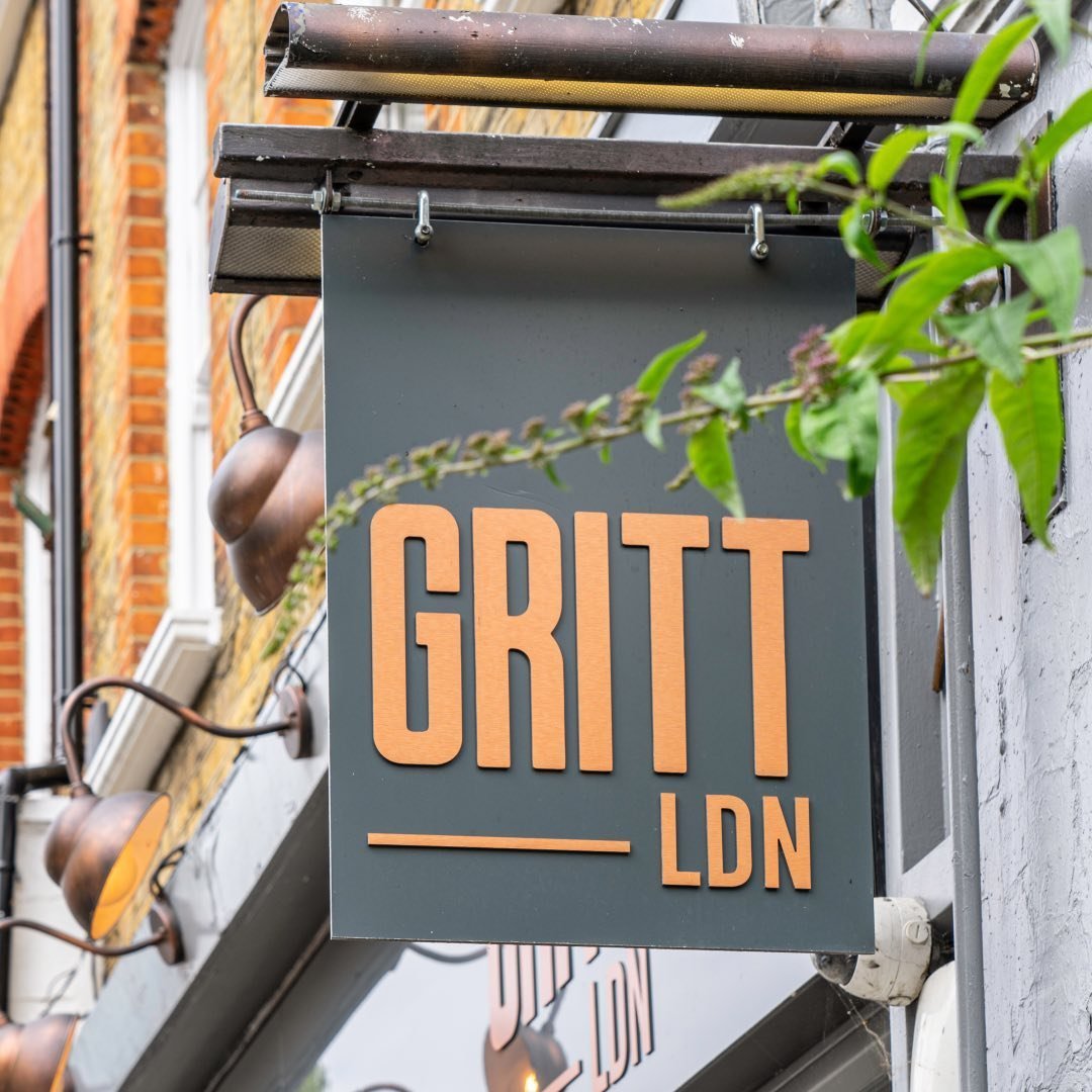 Gritt Salon Sign